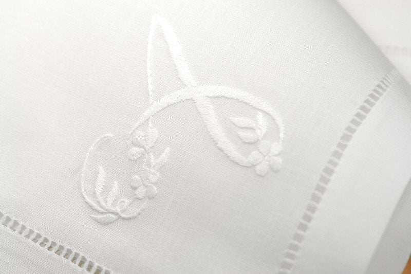 Monogramm Serviette, handbestickt -