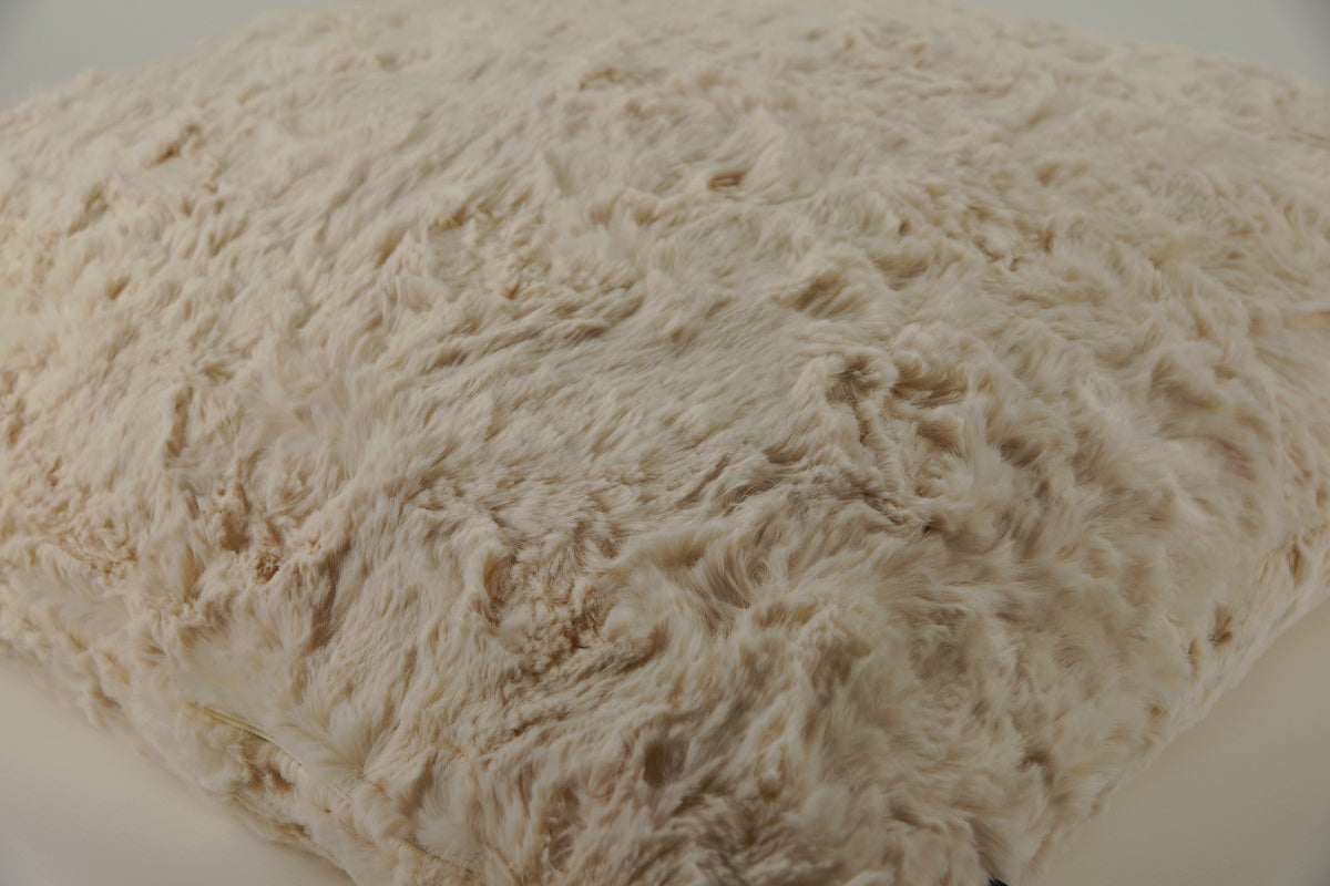 Isis, kuschelig weiches Fellimmitat, Kissen, beige