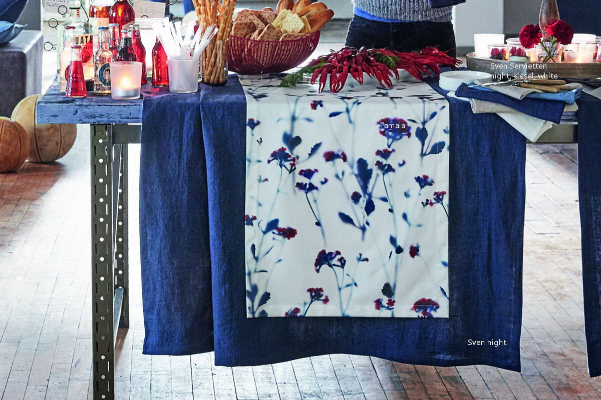 Tamala, Druck, blau-rote Blumen auf Satin, Kissen 40x40cm, blau/rot