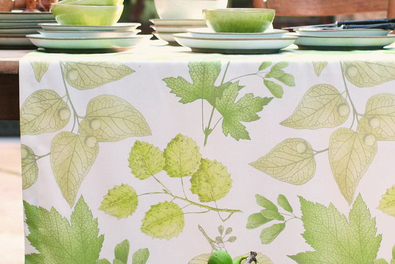 Piemont, Druck mit Weinblättern, grün, Tischset mit Uni-Rückseite 35x50cm