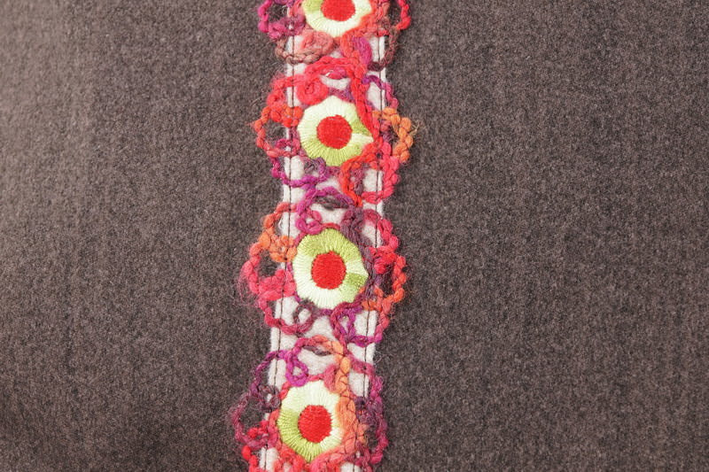 Kissen Nila, Farbe mokka, 45*45cm, mit Applikation