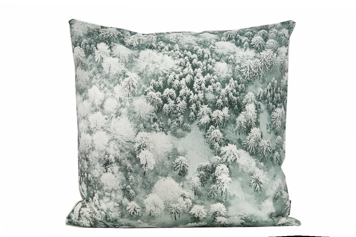 Tanno, winterlicher Wald, Digitaldruck, Satin, Kissen, minze